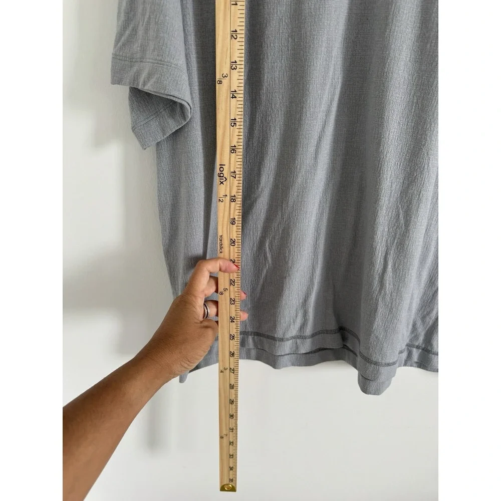 Lululemon Light Gray Lightweight Short Sleeve Activewear‎ Shirt Men's Size L